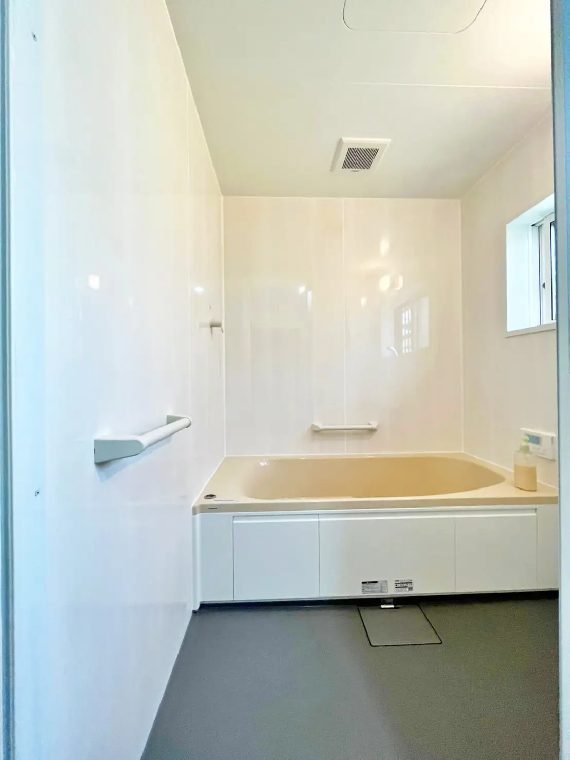 浴寒さ対策に優れたユニットバスにリフォーム致しました